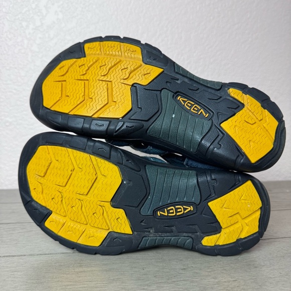 Keen Newport H2 Outdoor Waterproof Sandal Unisex - Picture 7 of 8